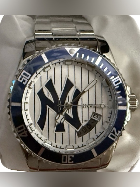 Invicta Other - Invicta Pro Diver 42mm Stainless Steel Watch - New York Yankees